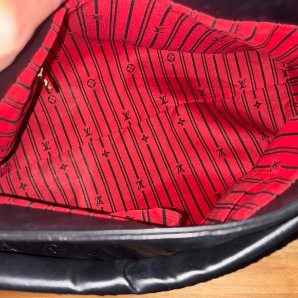 Louie Vuitton Handbag Purse - Picture 2 of 7
